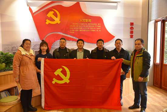開展主題黨日活動 提升黨性修養(yǎng) ——魯中水泥、南韓學(xué)校黨支部黨員走進初心學(xué)堂64