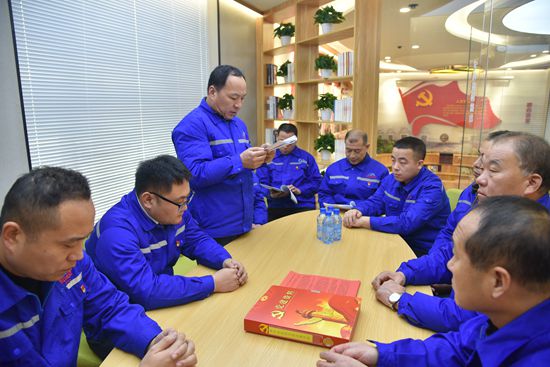 堅(jiān)持學(xué)習(xí)守初心 銘記身份向前行 —魯蒙水泥、南韓化工黨支部走進(jìn)“初心學(xué)堂”4