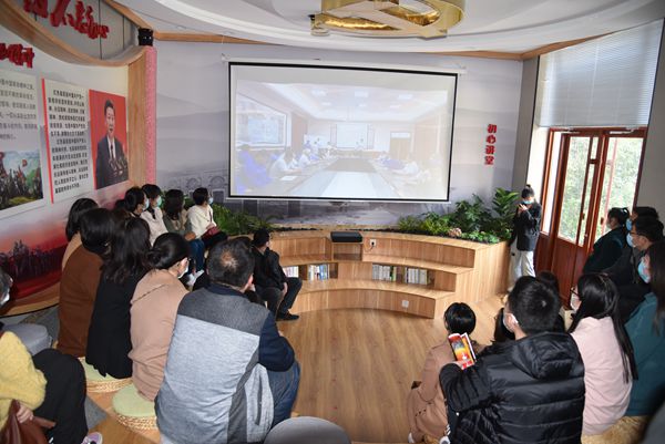 淄川區(qū)黨建工作實訓班到集團參觀學習30