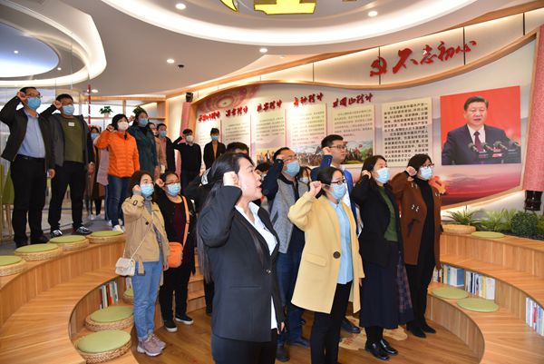 淄川區(qū)黨建工作實訓班到集團參觀學習30