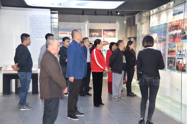不忘初心再出發(fā) 牢記使命建新功——肖家村、前宅村黨支部到集團(tuán)開展開放式組織生活24