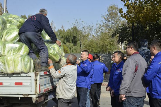 魯中水泥黨支部愛(ài)心善舉 ——幫助菜農(nóng)解決7500斤滯銷(xiāo)大白菜