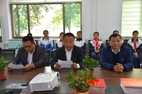 重山集團(tuán)參加羅村中心?！皭坌闹鷮W(xué)”資助金發(fā)放儀式25
